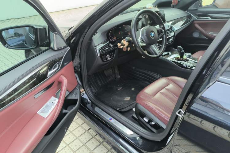 Used BMW 5 Series 2020 530Li Leading Model M Sport Package Driver Seat