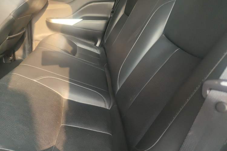 Used Nissan Navara 2021 2.5L Automatic 4x4 Premium Version QR25