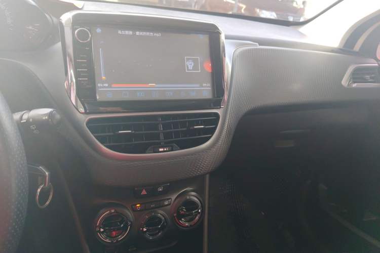 Used Peugeot 2008 2015 1.6L Automatic Playcool Edition
