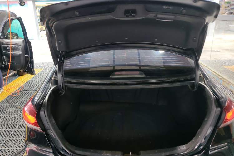 Used Hyundai Elantra (6th Generation / Lingdong) 2016 1.6L Automatic ZhiXuan – Elite Version Trunk