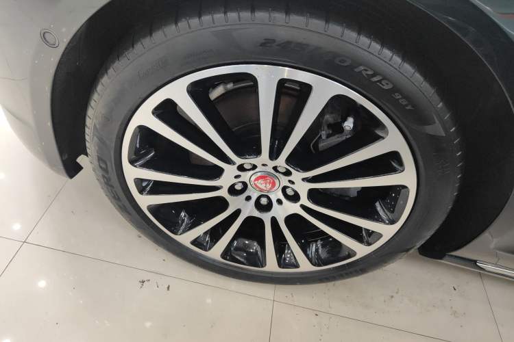 Used Jaguar XFL 2023 XFL 2.0T P250 Two-Wheel-Drive Luxury Deluxe Edition
