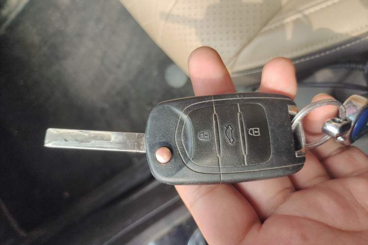 Used Baojun 310W 2017 1.5L Manual Fashion Model China V