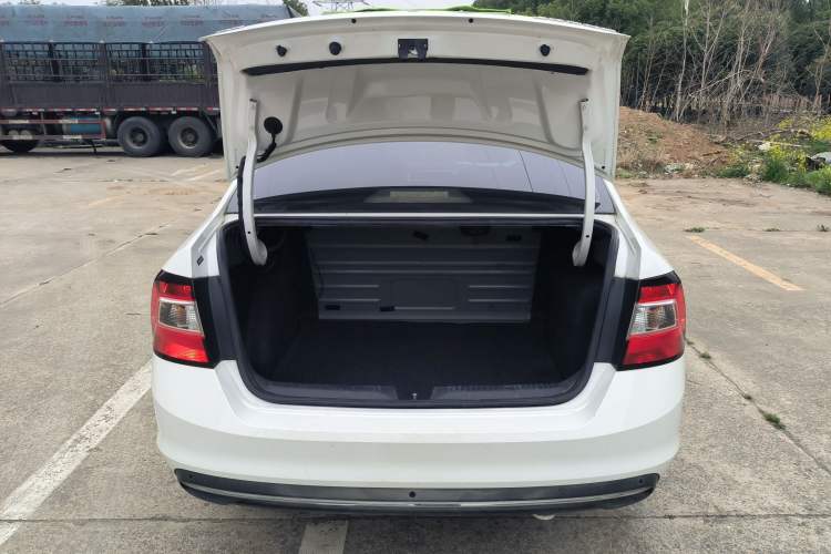 Used Skoda Rapid 2018 1.6L Manual Comfort Edition
