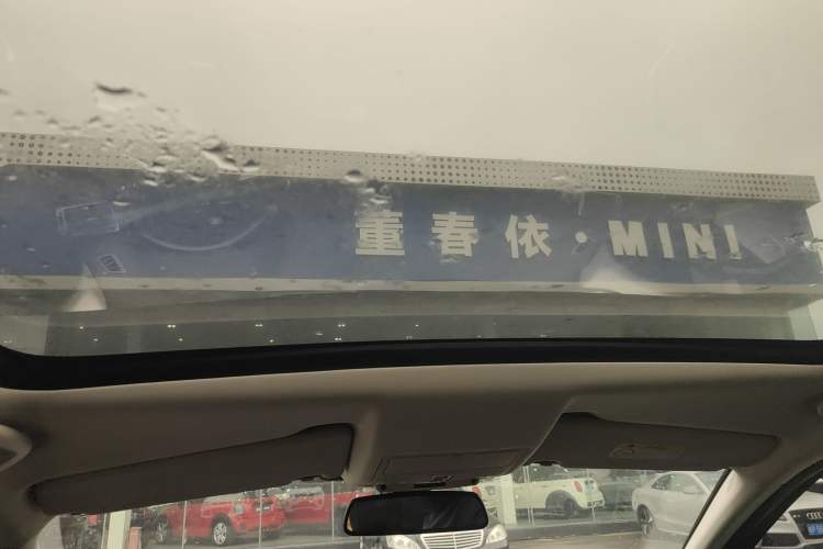 Used Land Rover Discovery Sport 2019 240 PS SE Dynamic Version China VI Standard Headliner