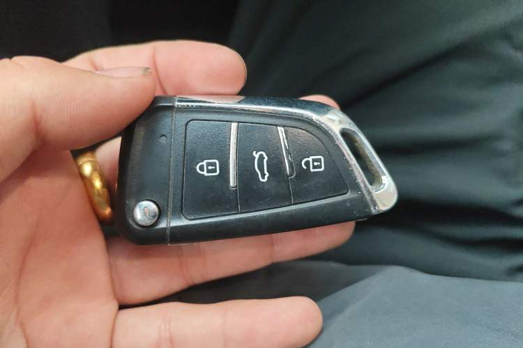 Used Toyota Camry 2019 2.0G Luxury Edition China V Standard Vehicle Key