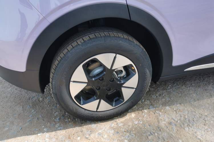 Used Geely Galaxy Geome 2026 Model 310km Dream Edition Right Rear Wheel Hub