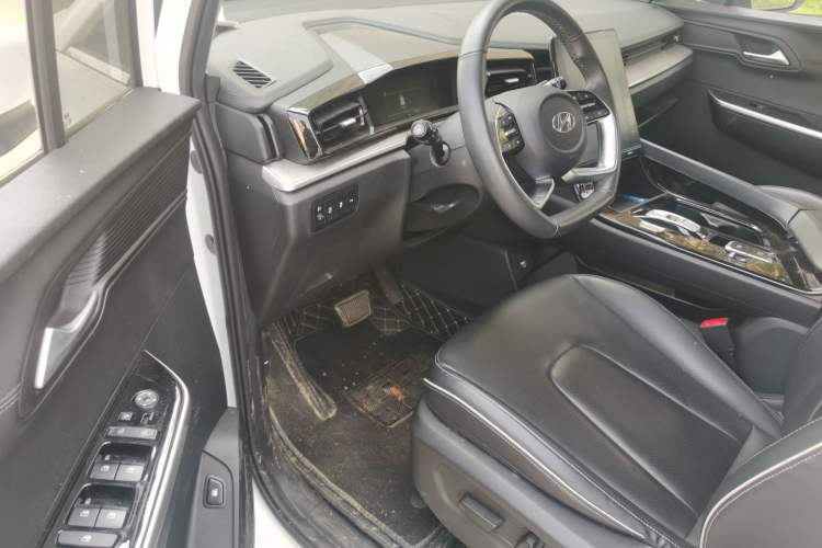 Used Hyundai Custo 2021 270TGDi Prestige LUX Driver Seat