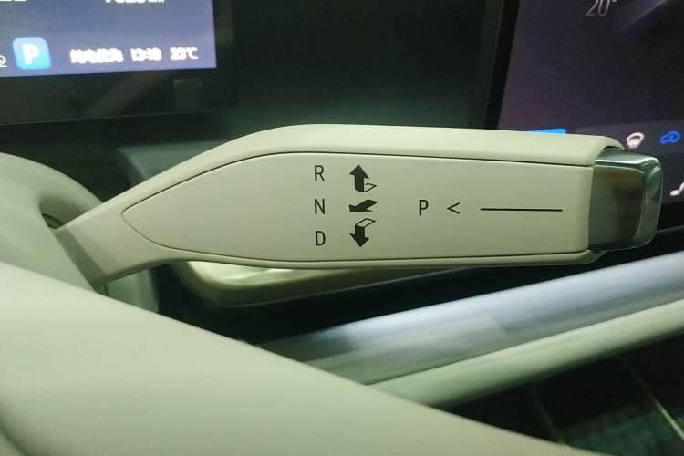 Used Buick L7 2025 Model Aivia
