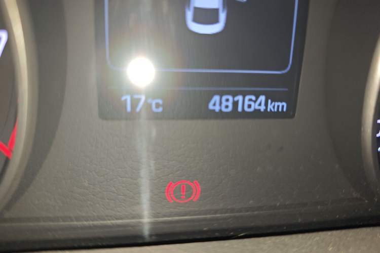 Used Hyundai Elantra (6th Generation / Lingdong) 2018 1.6L Automatic 15th Anniversary Special Edition Odometer Close Up