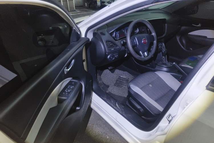 Used Fiat Viaggio 2015 1.4T Automatic Enjoyment Edition