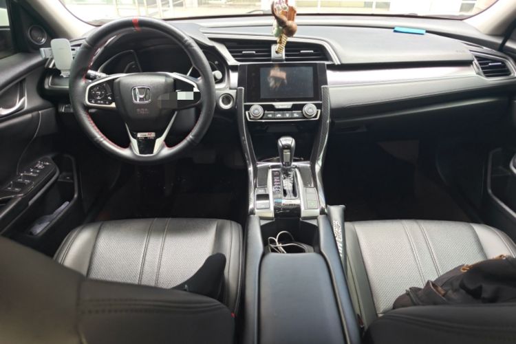 Used Honda Civic 2016 220TURBO CVT Luxury Edition Center Console