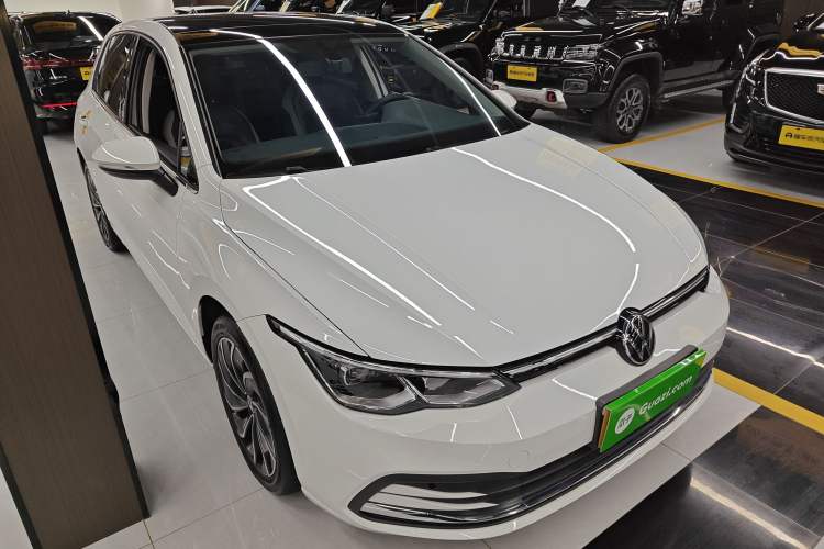 Used Volkswagen Golf 2023 280TSI DSG Pro Front Right 45 Deg