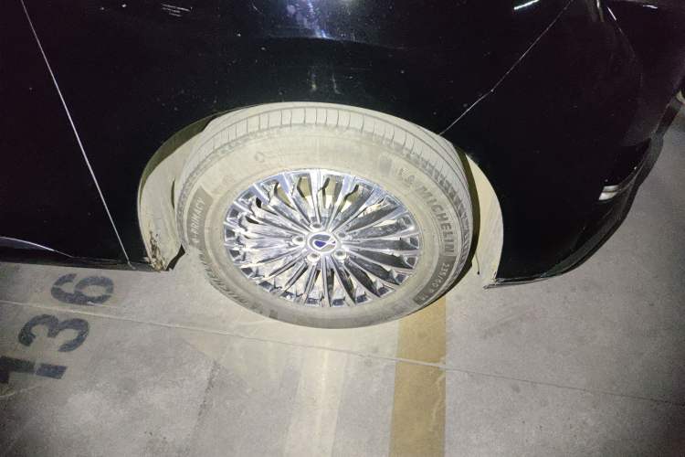 Used Denza D9 2022 DM-i 970 Four-Wheel Drive Prestige Model
