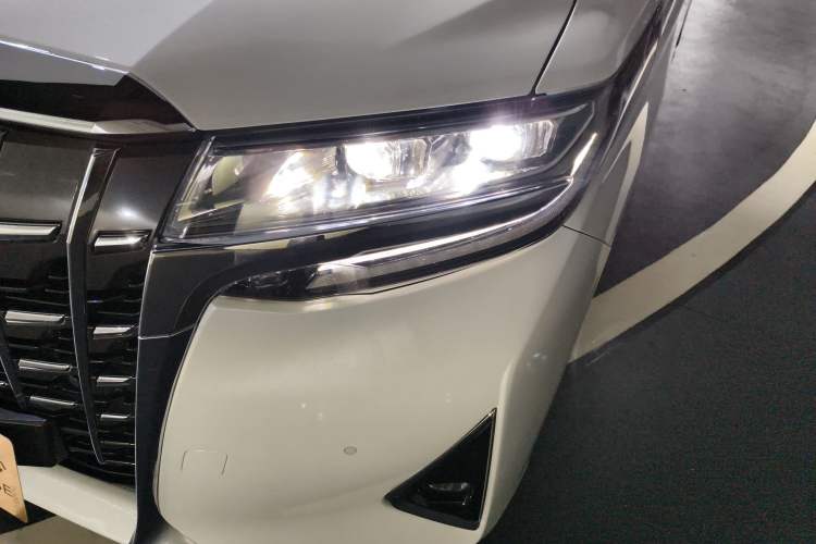 Used Toyota Alphard 2021 Dual-Engine 2.5L Luxury Edition