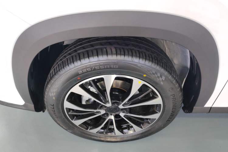 Used Geely Auto Emgrand X7 Sport 2026 Model 1.5TD Aspirational Exterior 4