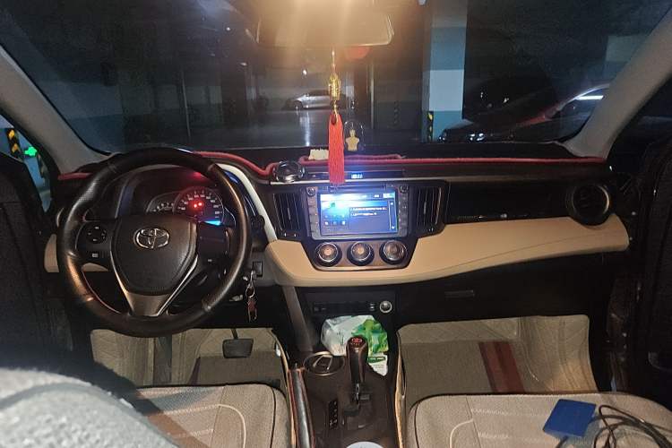 Used Toyota RAV4 2013 2.0L CVT Two-Wheel Drive Urban Edition