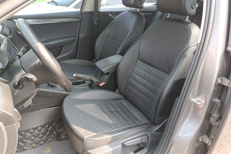 Used Skoda Octavia 2017 1.6L Automatic Smart Drive Edition Left Front Seat