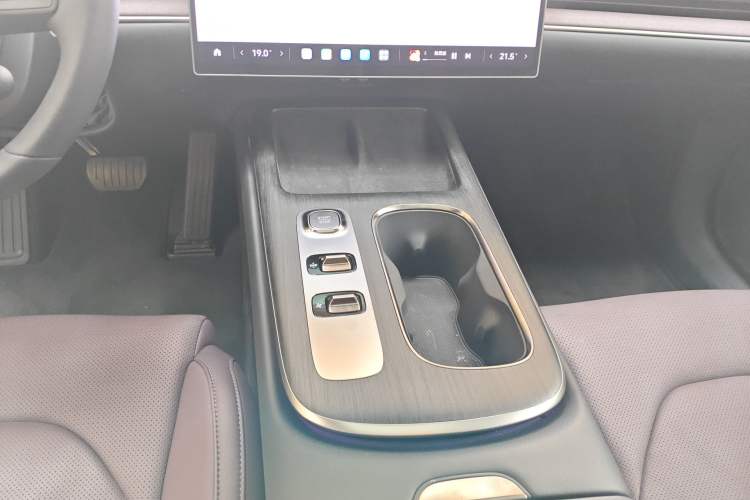 Used Xiaomi Auto SU7 2024 Rear-Drive Long-Range Intelligent Driving Version Gear Lever