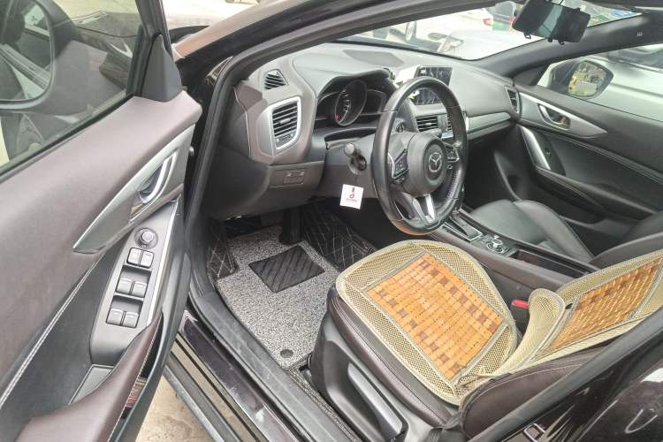 Used Mazda CX-4 2018 2.0L Automatic Two-Wheel Drive Blue Sky Premium Upgrade Version China VI Standard