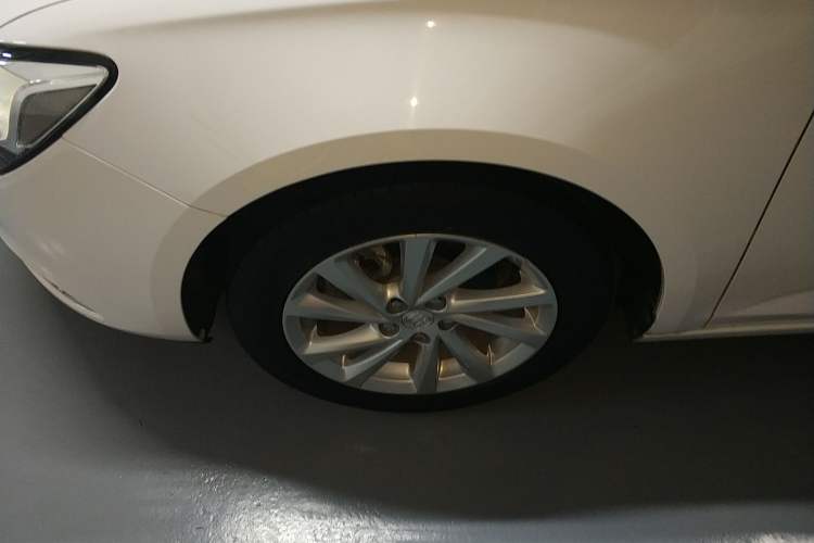 Used Buick Verano 2017 Sedan 15S Automatic Entry Model Left Front Wheel Hub