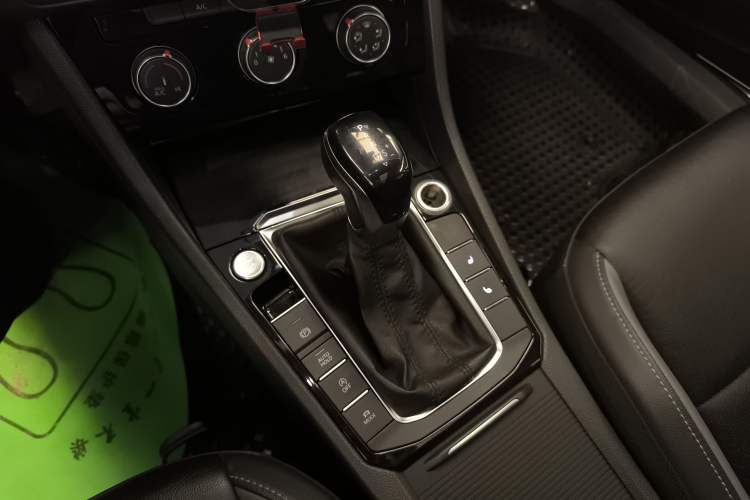 Used Volkswagen Sagitar 2019 280TSI DSG Comfort Version China VI Standard Gear Lever