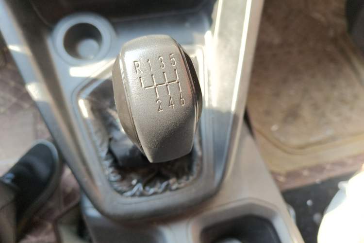 Used CHANGAN KAICHENG F70 2020 2.4T Gasoline Two-Wheel Drive Standard Version China V Emission Standards Standard Wheelbase 4K22D4T Gear Lever