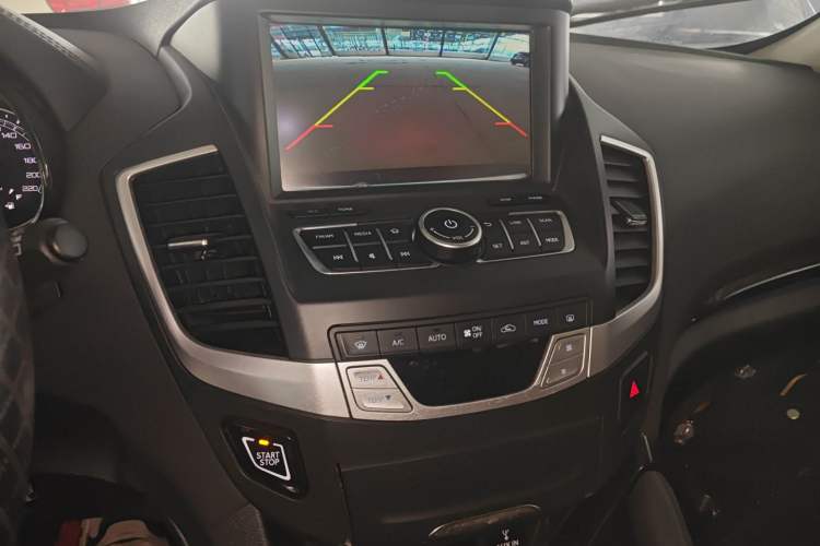 Used Dongfeng Fengdu MX5 2016 1.4T Manual Luxury Edition