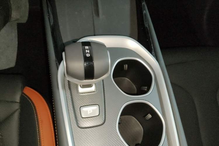 Used Changan UNI-V 2025 Model Third-Generation 1.5T 500Bar Prestige Edition