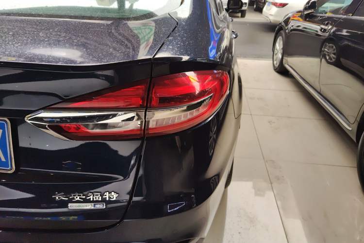 Used Ford Mondeo 2018 EcoBoost 180 Smart Control Fashion Model China VI Standard
