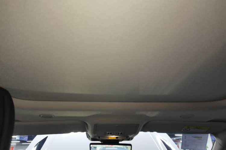 Used Land Rover Range Evoque 2024 Aurora L 249 PS Prestige Light-Chasing Edition Headliner