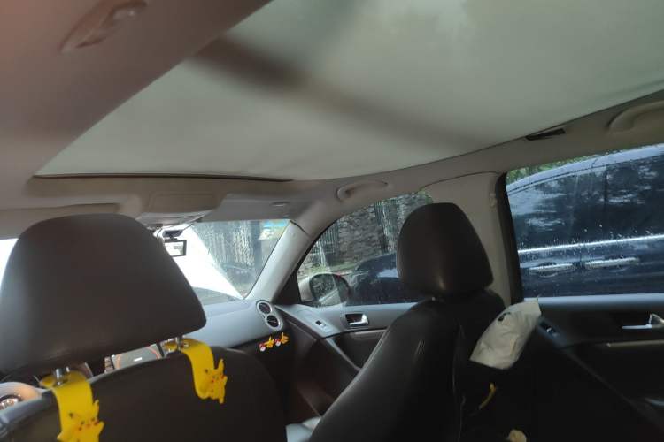 Used Volkswagen Tiguan 2013 1.8 TSI Automatic All-Wheel Drive Luxury Model Headliner