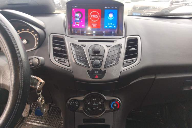 Used Ford Fiesta 2013 Sedan 1.5L Manual Fashion Edition Audio And AC Panel