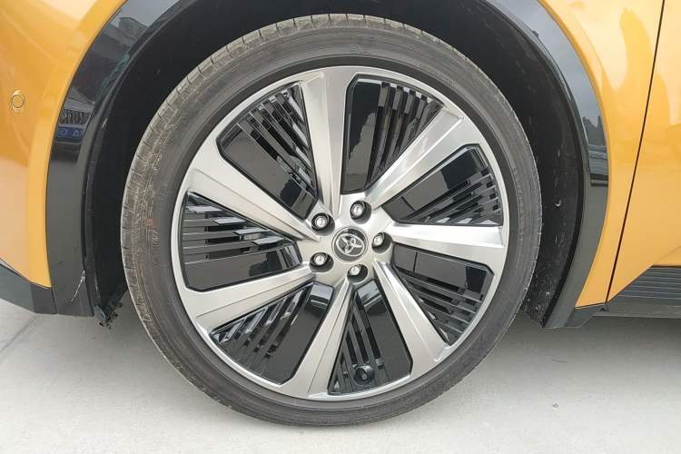 Used Toyota bZ5 2025 Model 550 PRO Smart Driving Edition Left Front Wheel Hub