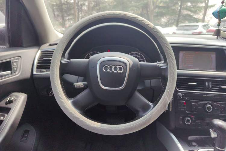 Used Audi Q5 2011 2.0TFSI Technology Model
