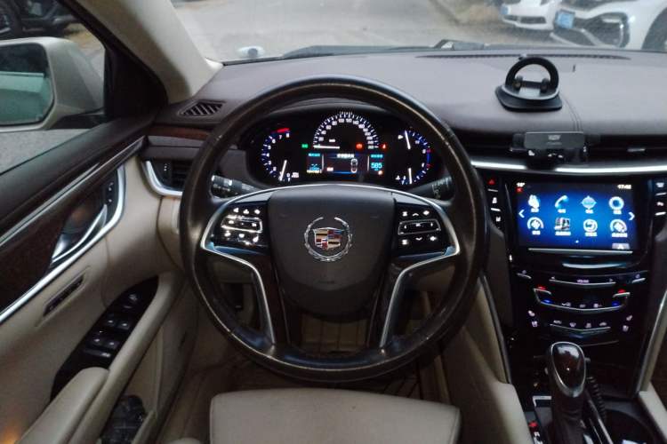 Used Cadillac XTS 2013 28T Luxury Model
