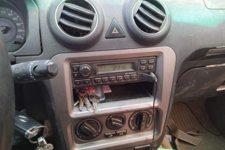 Used Geely Auto Liberty Ship 2011 1.5L Manual Sport Model
