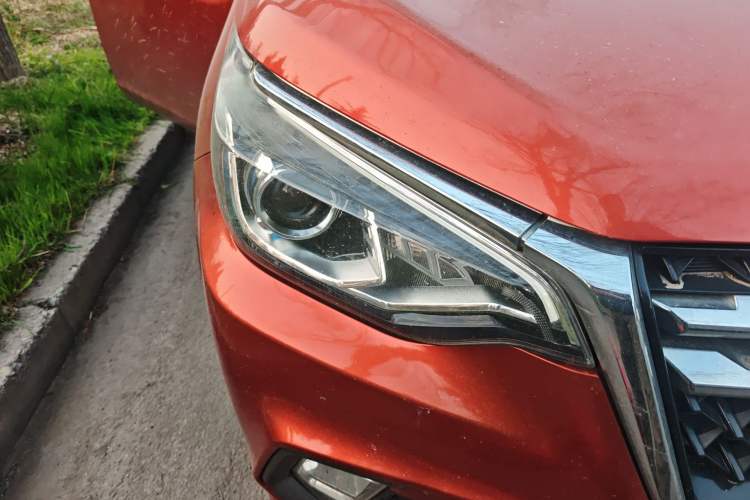 Used Venucia T70 2018 2.0L CVT Smart Edition
