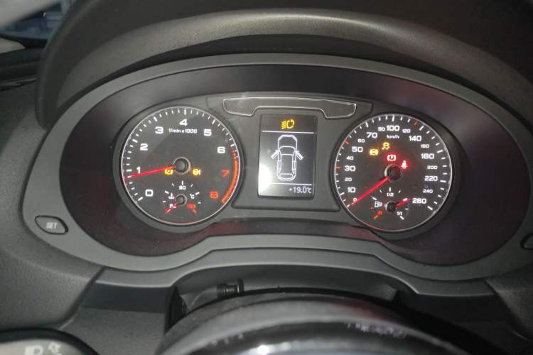 Used Audi Q3 2018 30th Anniversary Edition 30 TFSI Fashion Model Instrument Cluster