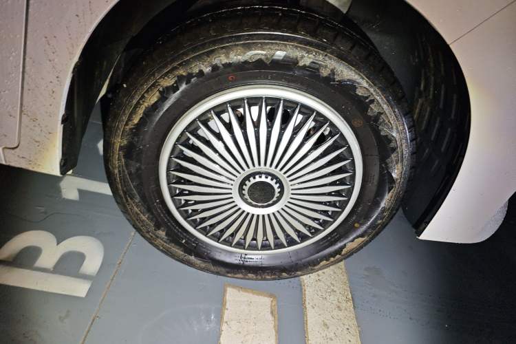 Used BAW Ruisheng Ace M7 2025 1.6L Manual Long Wheelbase Comfort Version 5 Seats Right Front Wheel Hub