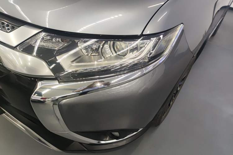 Used Mitsubishi Outlander 2020 2.0L Two-Wheel Drive Comfort Edition 7-Seater