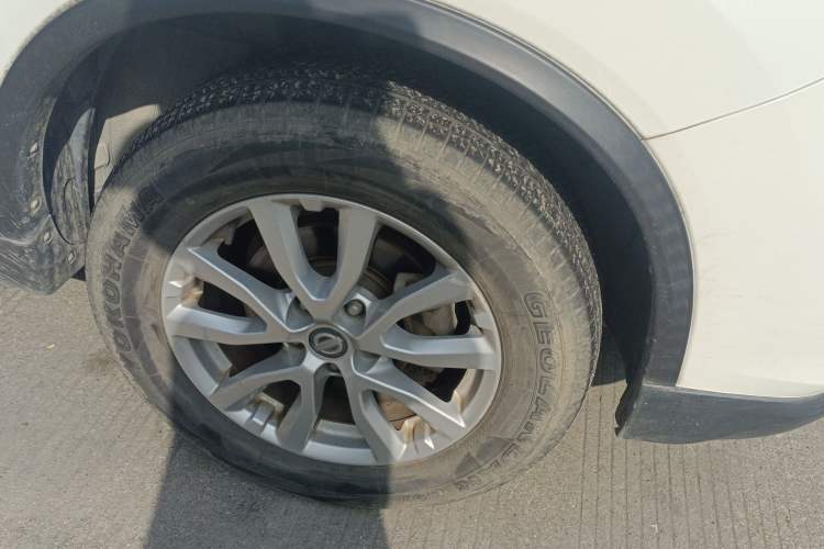 Used Nissan X-Trail 2017 2.0L CVT Comfort Edition 2WD Right Front Wheel Hub