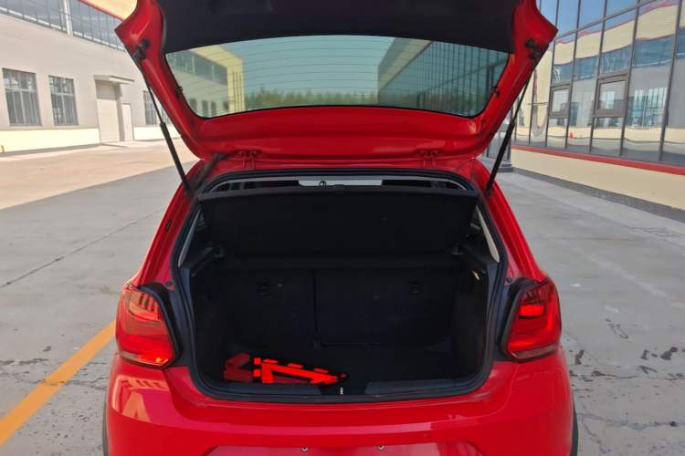 Used Volkswagen Polo 2018 1.5L Automatic Luxury Edition Trunk