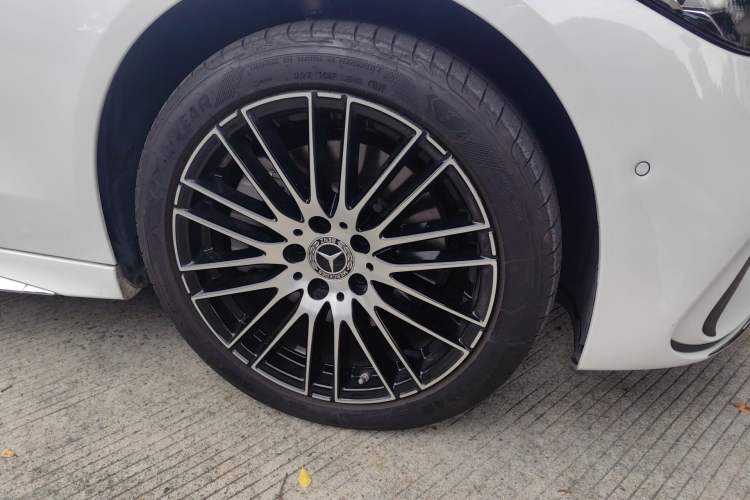 Used Mercedes-Benz C-Class 2023 C 260 L Sport Edition Right Front Wheel Hub