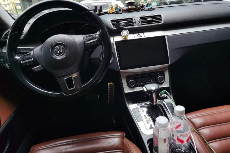 Used Volkswagen FAW-Volkswagen CC 2010 2.0 TSI Luxury Model Center Console