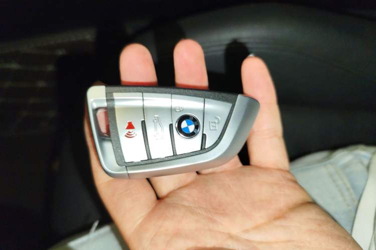 Used BMW 2 Series 2018 220i Convertible Coupe Sports Design Package Vehicle Key