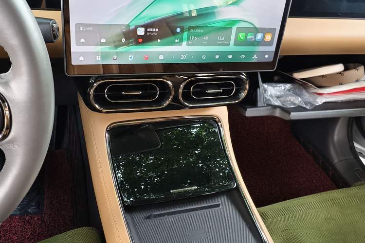 Used Leapmotor C01 2024 Pure Electric 525 Luxury Edition Audio And AC Panel