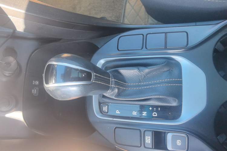 Used Hyundai Santa Fe 2017 2.4L Automatic Two-Wheel Drive Smart Version 5 Seats