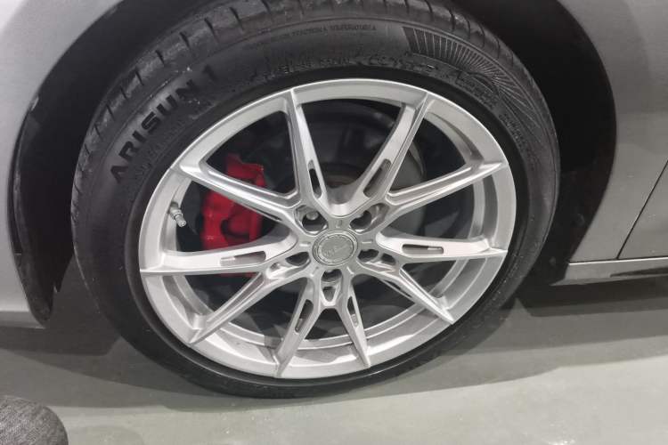 Used Chery Arrizo 8 2023 High-Performance Edition 2.0T DCT Powerfully Equipped Left Front Wheel Hub