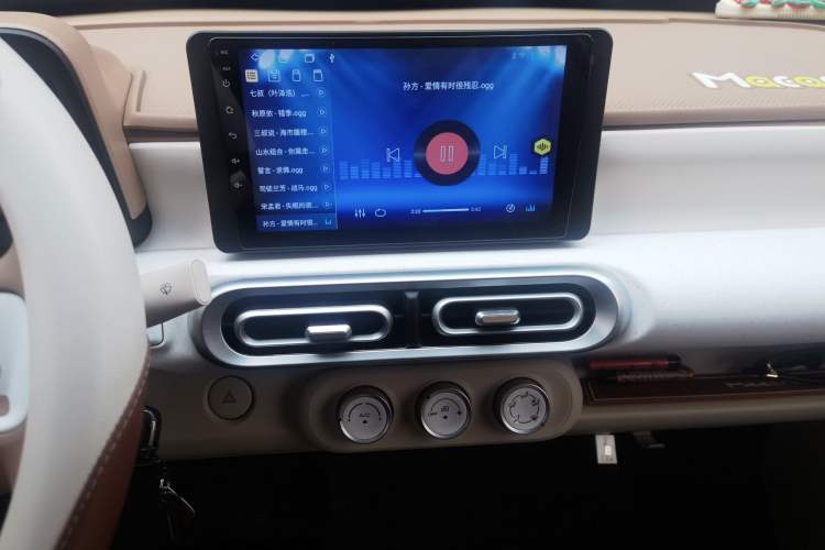 Used Wuling Hongguang MINIEV 2024 3rd Generation 215km Youth Edition Audio And AC Panel