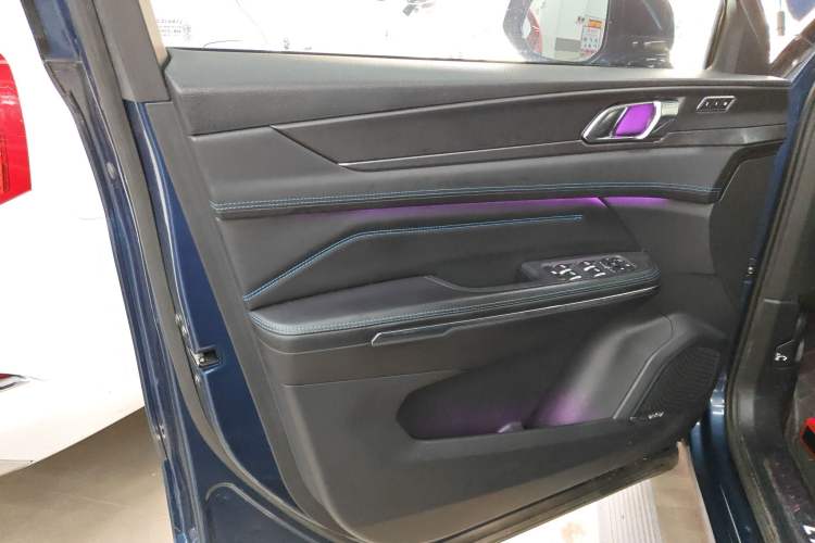 Used Lynk & Co 05 2020 2.0TD Two-Wheel Drive Shine Halo